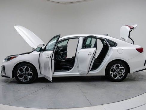 Used 2021 Kia Forte LXS image 18