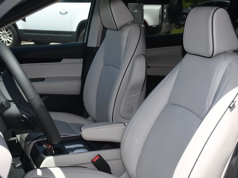 New 2026 Honda Odyssey Touring image 7