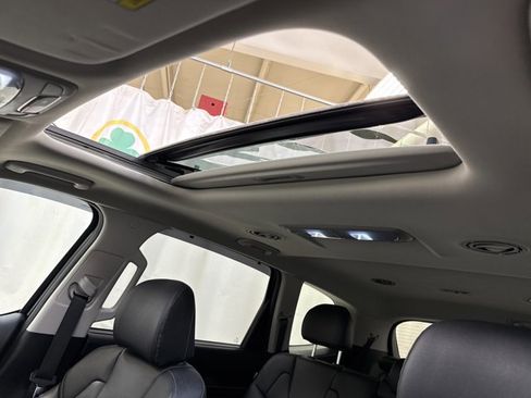 Certified 2024 Kia Telluride EX image 9