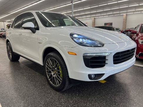 Used 2017 Porsche Cayenne S Platinum w/ Premium Package Plus (Pjy) AWD/4WD image 4