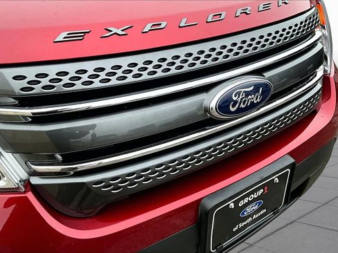 Used 2015 Ford Explorer XLT w/ Equipment Group 202A FWD image 30