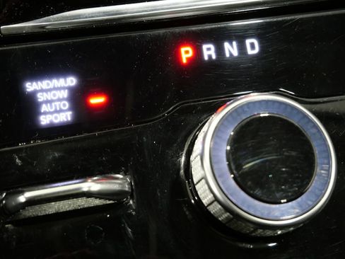 Used 2022 Jeep Grand Cherokee L Limited w/ Luxury Tech Group II image 23