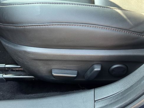 Used 2019 MAZDA MAZDA3 Hatchback w/ Preferred Package FWD image 13