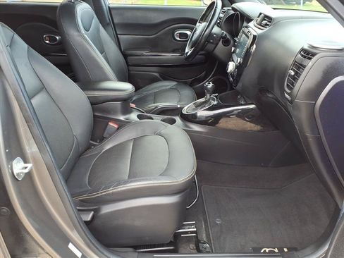 Used 2015 Kia Soul + w/ Primo Package FWD image 11
