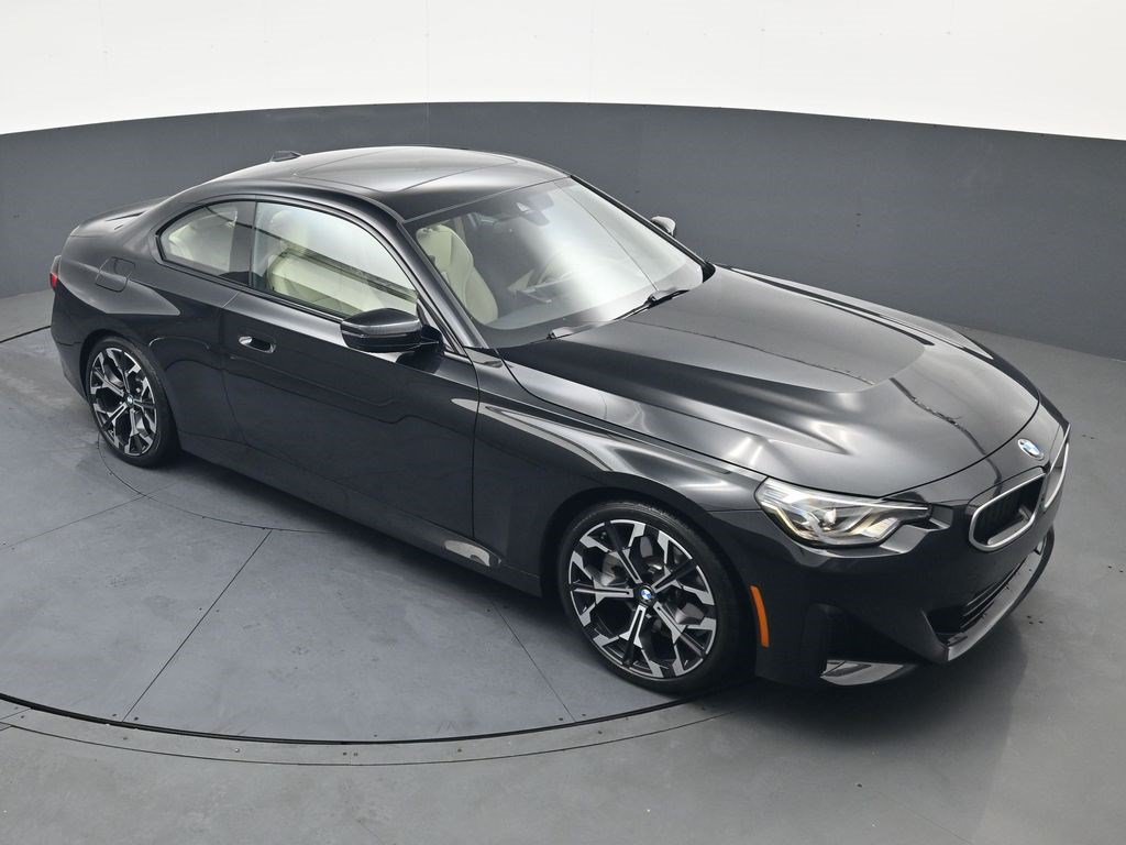 Used 2025 BMW 230i Coupe w/ Premium Package RWD image 18