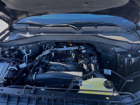 Used 2025 Ford Explorer Active w/ Active Comfort Package image 33