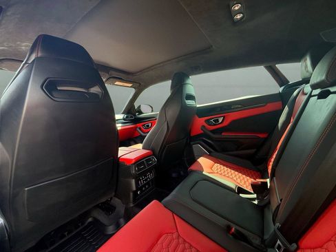 Used 2021 Lamborghini Urus AWD/4WD image 24