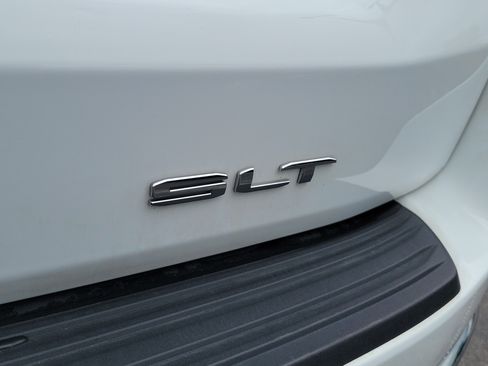 Used 2024 GMC Yukon XL SLT w/ SLT Luxury Package AWD/4WD image 6