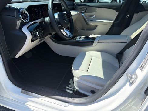 Used 2025 Mercedes-Benz CLA 250 image 9