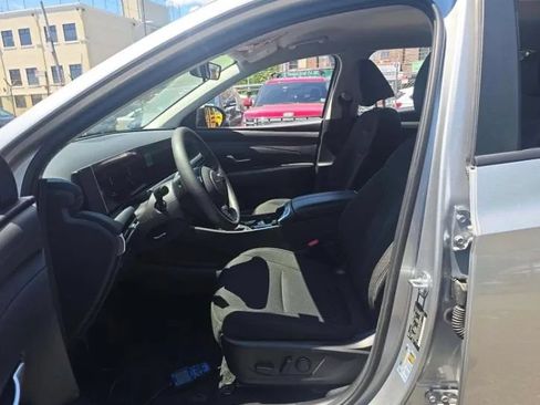 Used 2025 Hyundai Tucson SEL FWD image 4