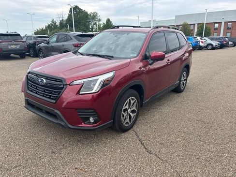 Used 2024 Subaru Forester Premium AWD/4WD image 1