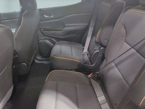 Used 2023 GMC Acadia AT4 image 24