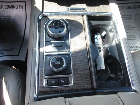 Used 2020 Ford Expedition Limited w/ Equipment Group 302A image 26