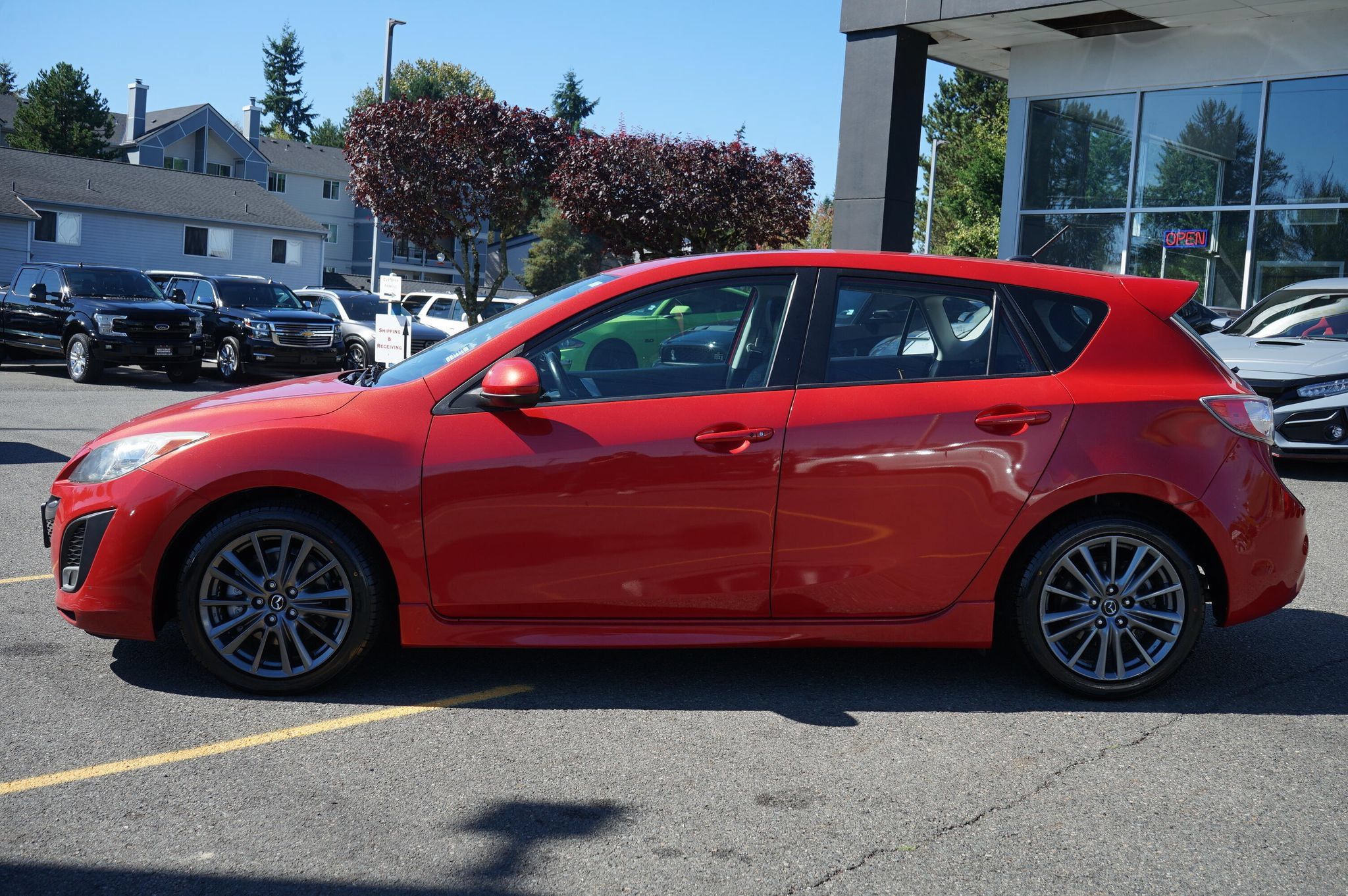 Used 2011 MAZDA MAZDA3 s Grand Touring w/ Tech Pkg FWD image 2