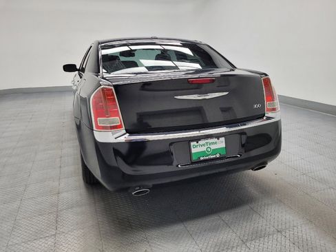 Used 2014 Chrysler 300 RWD image 6