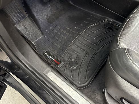 Used 2019 GMC Acadia SLT image 16