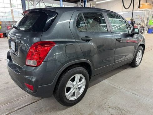 Used 2019 Chevrolet Trax LS FWD image 4