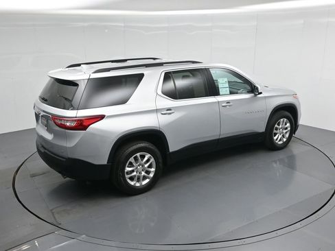 Used 2021 Chevrolet Traverse LT image 43