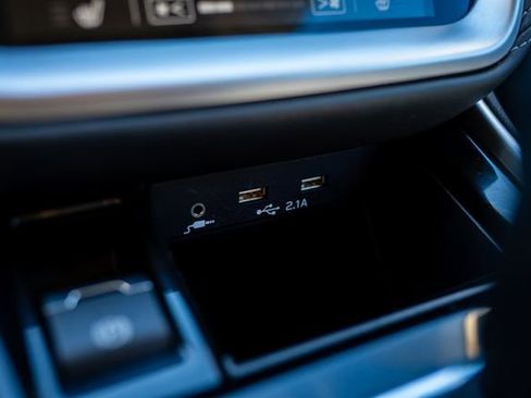 Used 2022 Subaru Outback Limited image 37