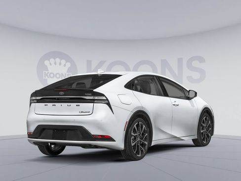 Used 2024 Toyota Prius Prime FWD image 2