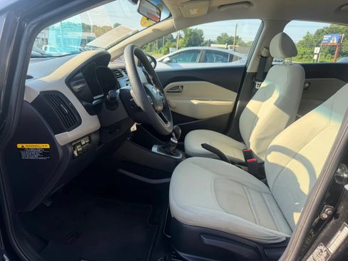 Used 2012 Kia Rio LX FWD image 11