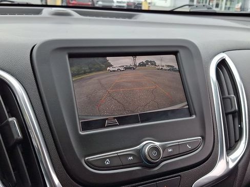 Used 2023 Chevrolet Equinox LT FWD image 18