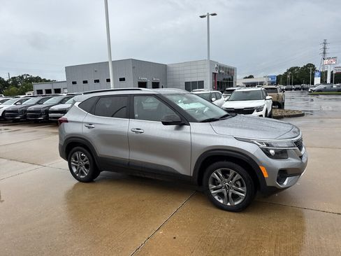 Certified 2021 Kia Seltos S FWD image 12