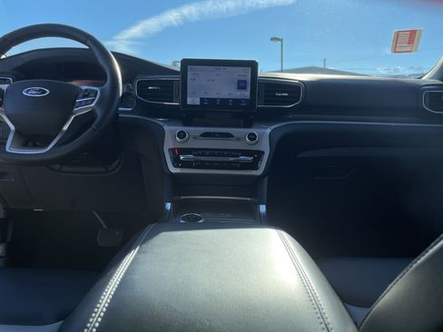 Used 2022 Ford Explorer XLT w/ Equipment Group 202A image 15