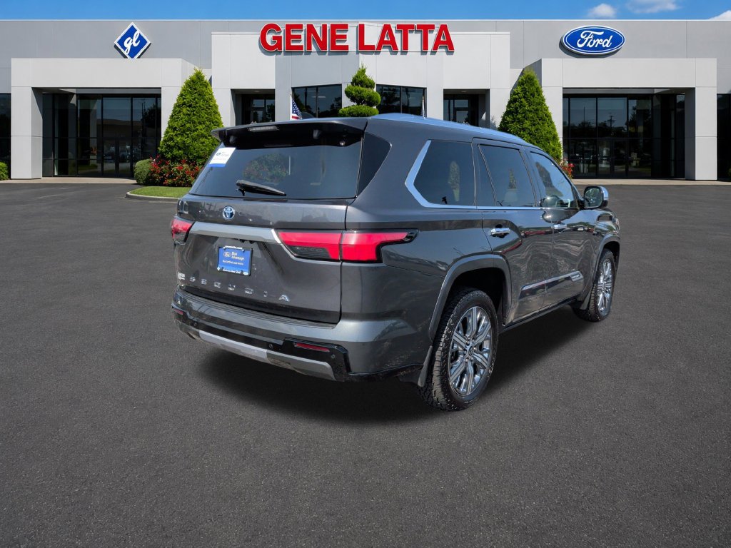 Used 2023 Toyota Sequoia Capstone AWD/4WD image 7