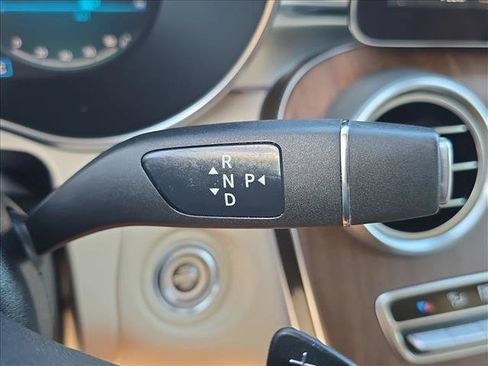 Used 2022 Mercedes-Benz GLC 300 4MATIC w/ Multimedia Package Lite image 17