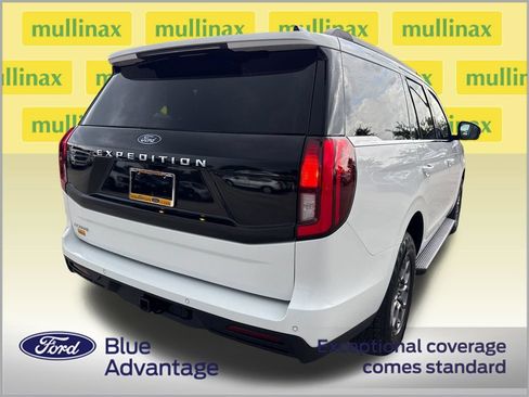 Used 2025 Ford Expedition Active RWD image 4