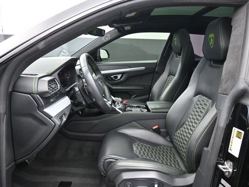Used 2019 Lamborghini Urus AWD/4WD image 10