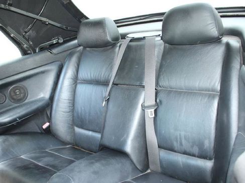 Used 1999 BMW 323i Convertible image 9