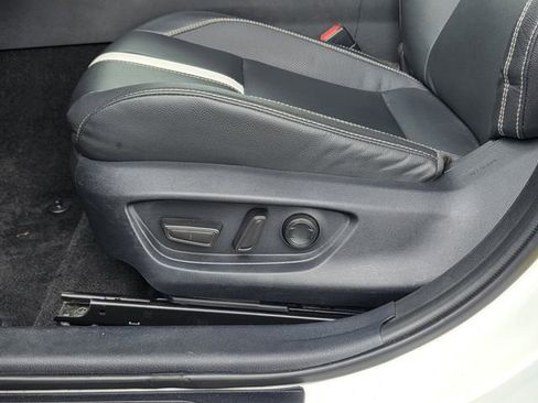 Used 2025 Toyota Camry SE FWD image 13