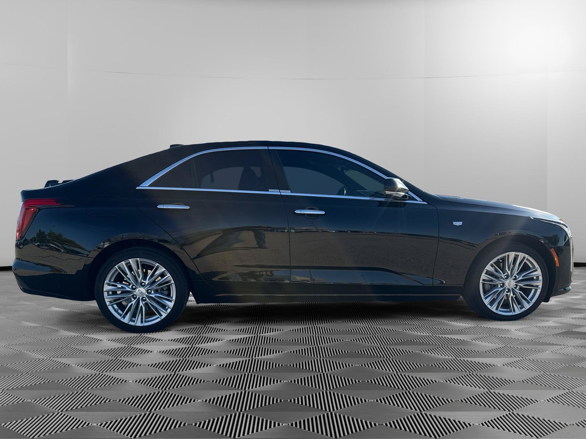 Used 2021 Cadillac CT4 Premium Luxury AWD/4WD image 5