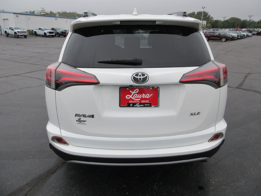 Used 2018 Toyota RAV4 XLE w/ Plus Extra Value Package FWD image 7