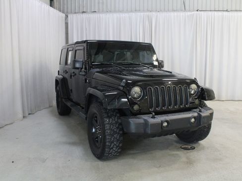 Used 2015 Jeep Wrangler Unlimited Sahara AWD/4WD image 34