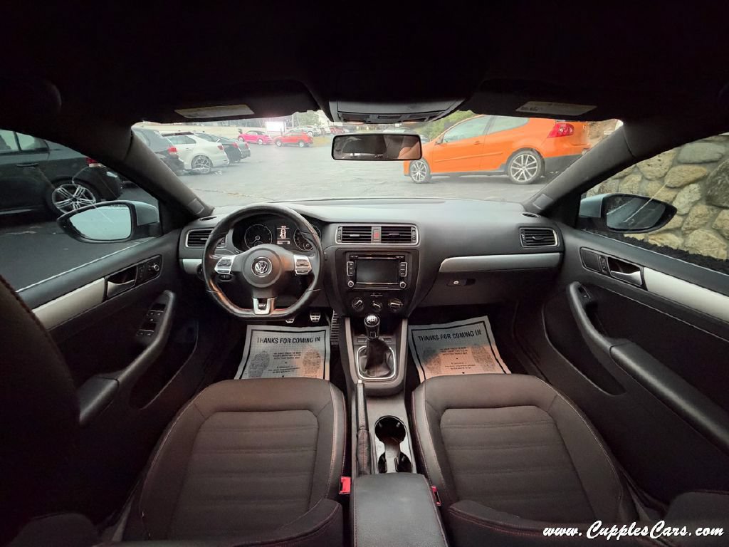 Used 2014 Volkswagen Jetta GLI FWD image 18