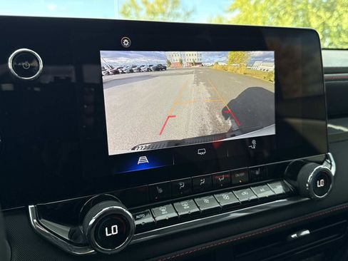 Used 2023 Chevrolet Colorado Z71 w/ Z71 Convenience Package 2 image 4