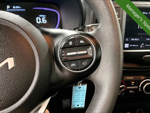 Used 2025 Kia Soul LX w/ LX Technology Package FWD image 25