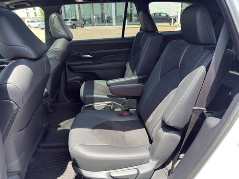 Certified 2026 Toyota Grand Highlander AWD Hybrid image 11