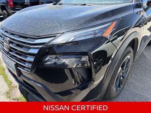 Certified 2025 Nissan Rogue SV AWD/4WD image 2