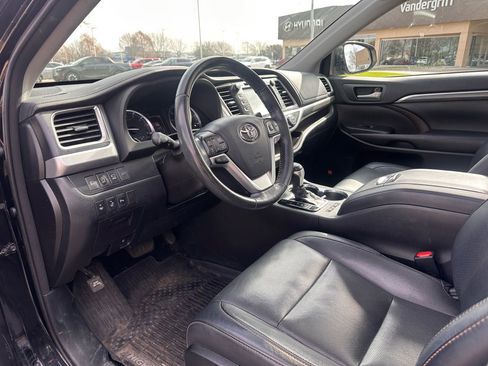 Used 2018 Toyota Highlander Limited Platinum w/ Protection Package #3 image 21