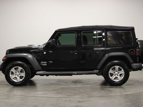 Used 2018 Jeep Wrangler Unlimited Sport S AWD/4WD image 5