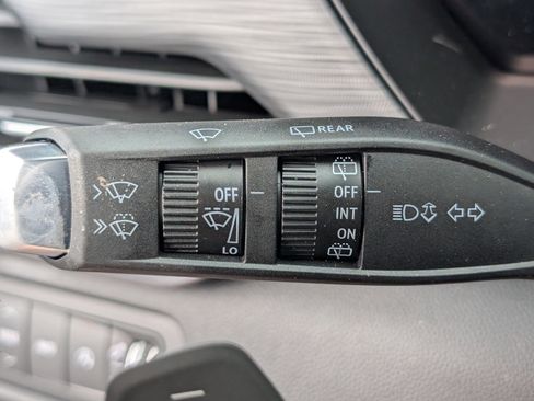 New 2026 GMC Acadia AT4 w/ LPO, Floor Liner Package AWD/4WD image 25