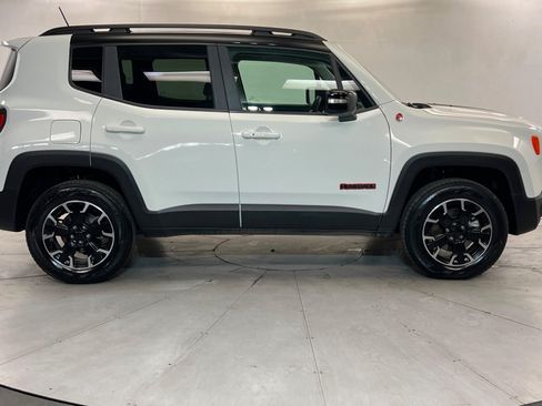 Used 2023 Jeep Renegade Trailhawk AWD/4WD image 6
