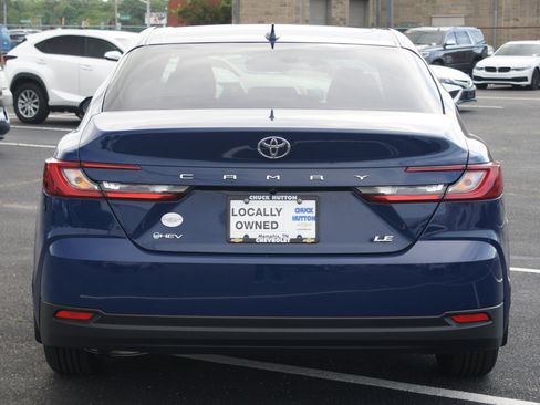 Used 2025 Toyota Camry LE w/ Convenience Package image 3