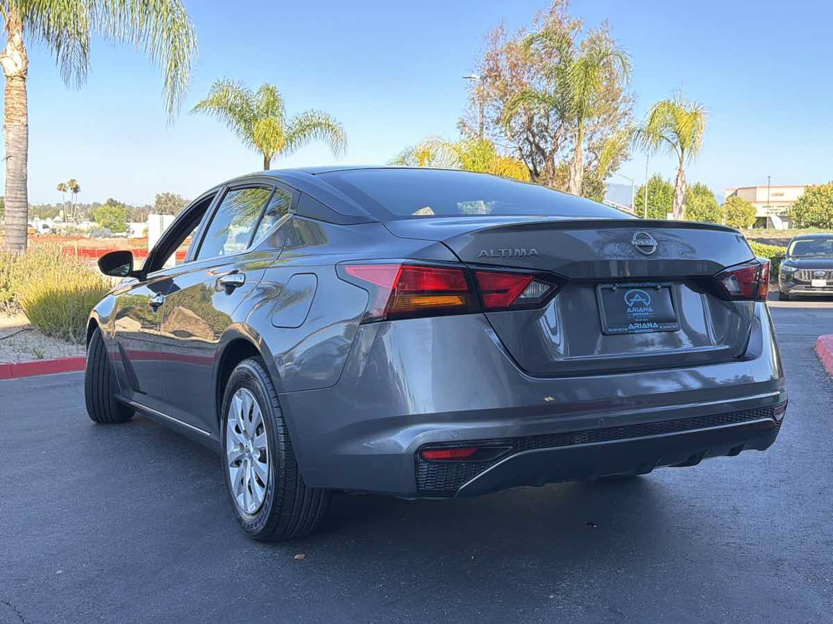 Used 2024 Nissan Altima 2.5 S FWD image 16