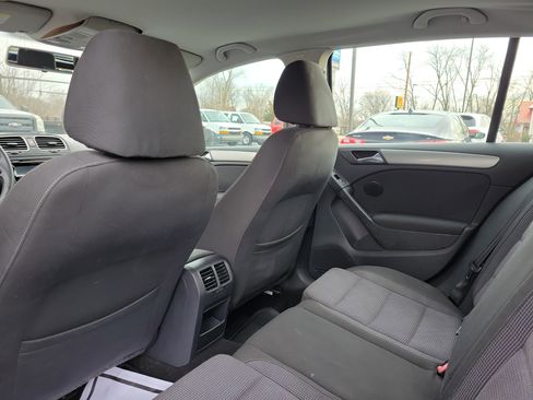 Used 2013 Volkswagen Golf 4-Door image 14