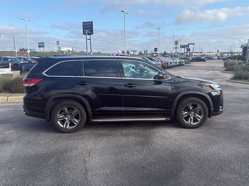Used 2019 Toyota Highlander Limited Platinum image 6